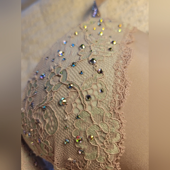 34B Victoria's Secret Padded Demi Bra - Picture 4 of 11